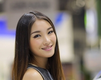 ܇(ch��)չ��Ů