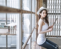 �Ը���Ů����؇�