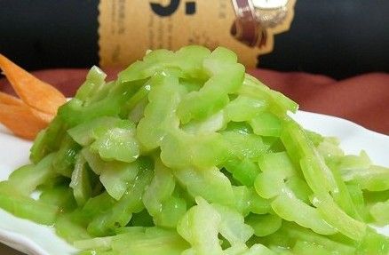 夏季每天吃根苦瓜身體輕松變苗條(3)