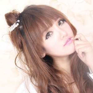 4����Ƥ��Ů�����l(f��)��