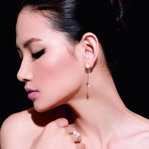 ���������A��ɫ�錚