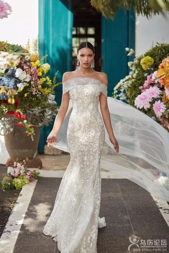 1944ӢŮ݆TJean Gillie cɷJack Bernhard ڻY