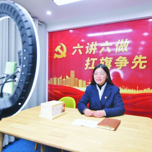 ���tɫֱ�����M(j��n)�Ј�