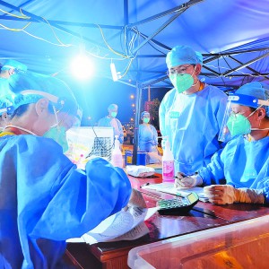 �����֣�Ļ��ğo��Ӣ��