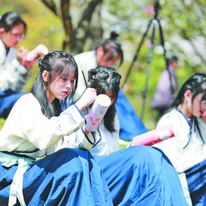 ������ĸ� �ƽ�l(f��)չ�y�} �Ї��Q(m��o)�W(xu��)У��׌�I(y��)�����������^���ЌW(xu��)�^���б��^��