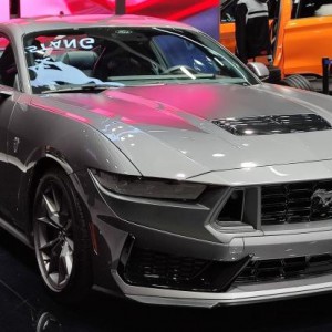 Mustang Dark HorseM(jn)Ї