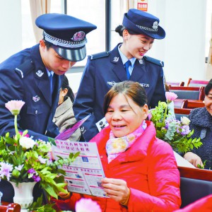 ���p��������и