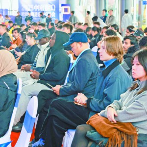 ȫ羳B(ti)(hu)̽l(f)չC(j)